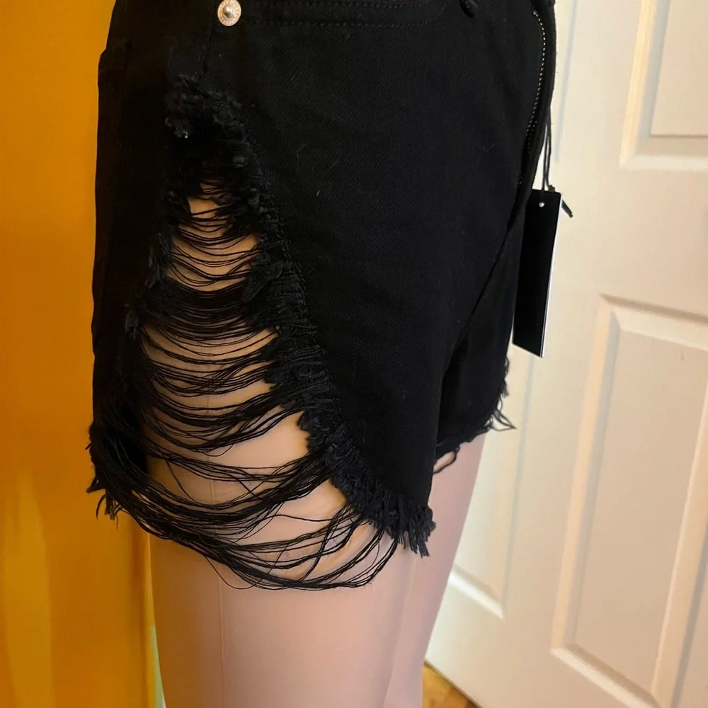 DIESEL sz 24 DE-FREED Black Distressed Denim Women Shorts NWT - Picture 3 of 6